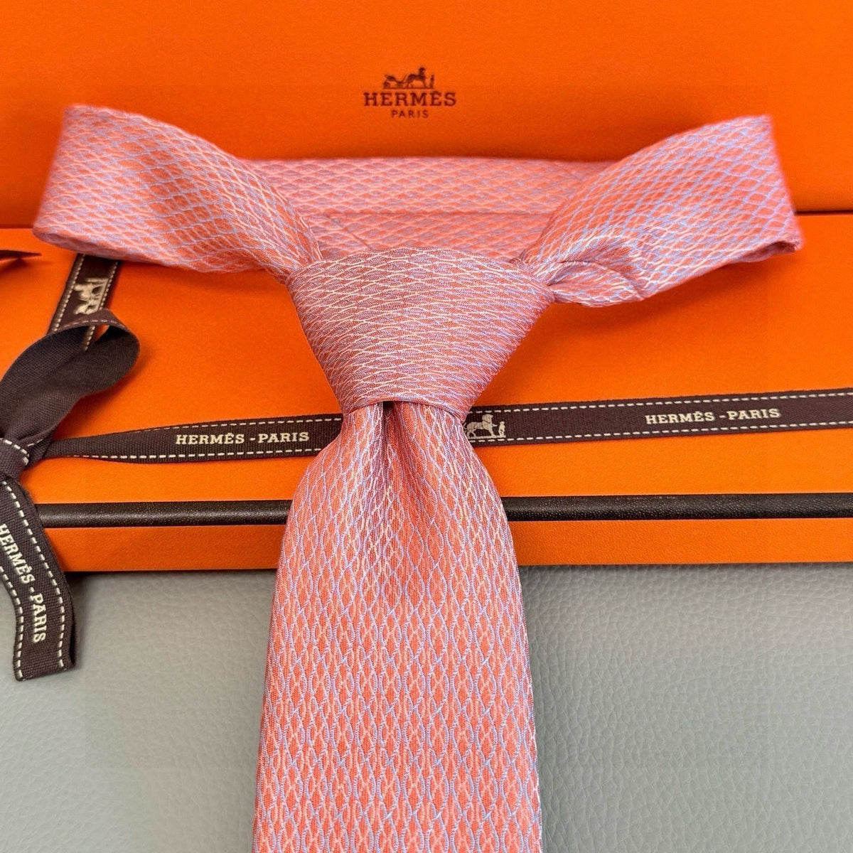 Hermes Style Men's Textured Basketweave Silk Tie