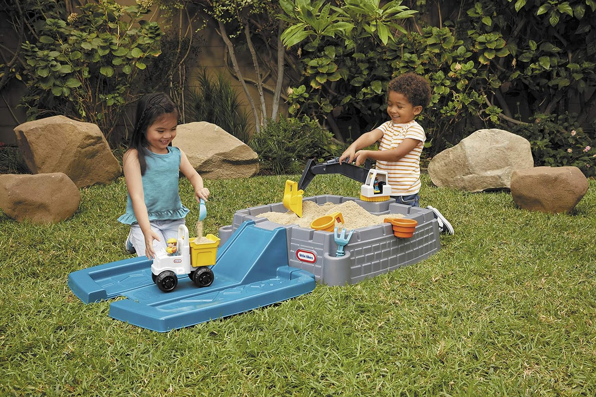 Dirt Diggers Excavator Sandbox with Lid and Play Sand Accessories W11247