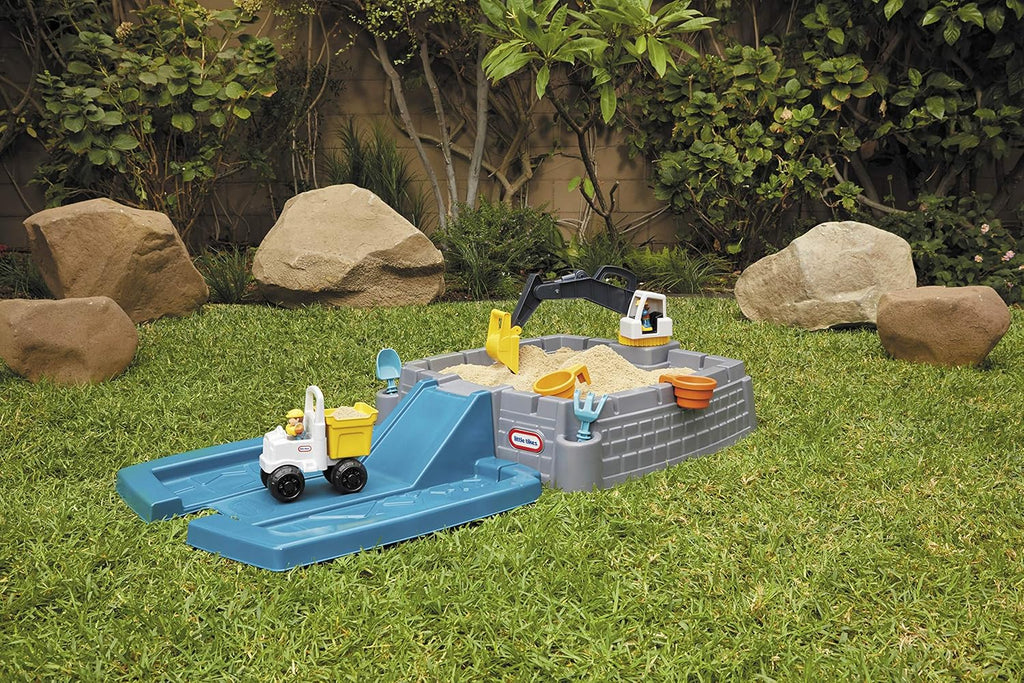 Dirt Diggers Excavator Sandbox with Lid and Play Sand Accessories W11247